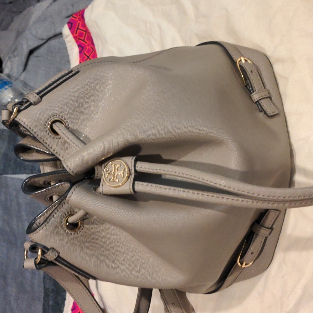 Tory burch bucket bag